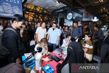 Menekraf tinjau aktivitas kreatif di Solo angkat jenama lokal